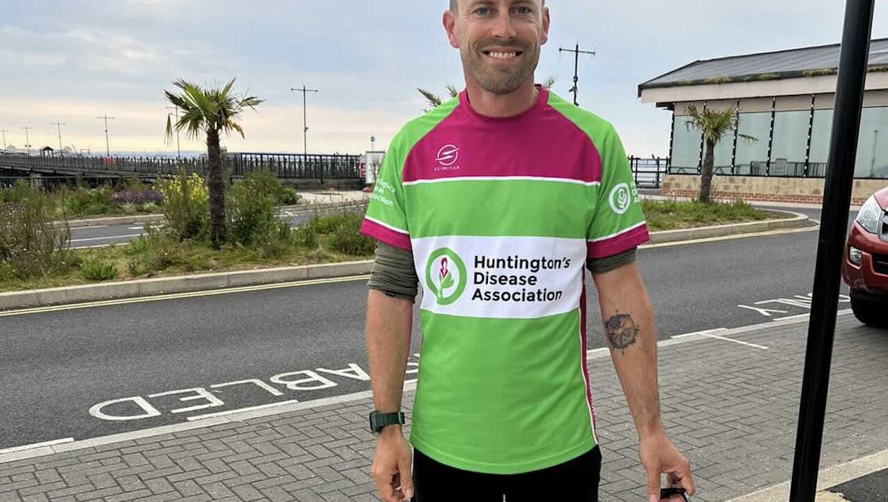 Island teacher begins 100‑mile fundraiser for Huntington’s