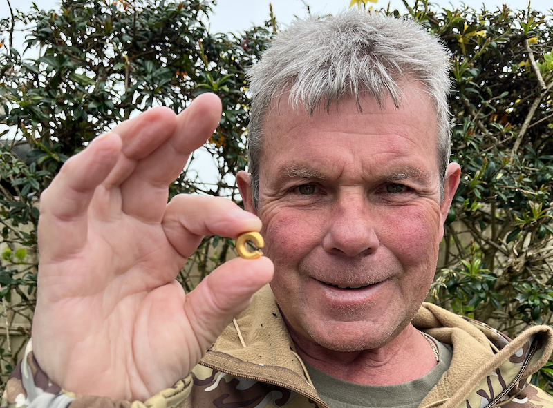 Isle of Wight detectorist finds rare Bronze Age gold ring dating back 3,000 years