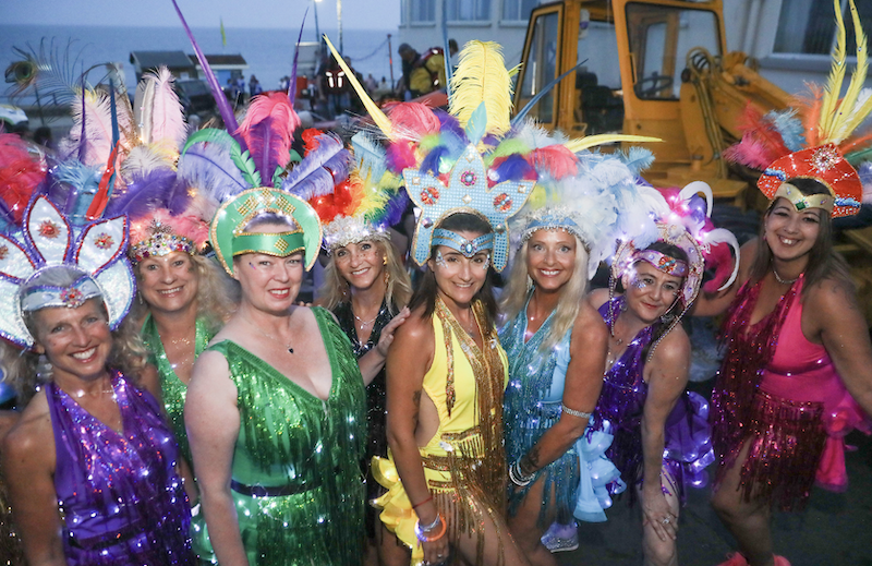 Raw Samba Dancers